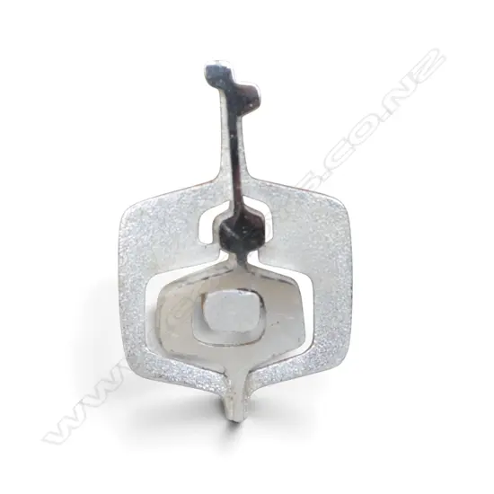 STG SILVER PENDANT 50x33mm 10.5gms