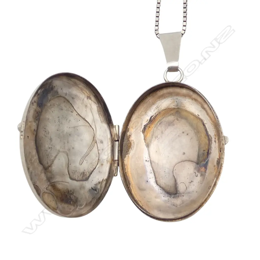 S/SILVER LOCKET ON S/SILVER CHAIN 13GMS Image 1++