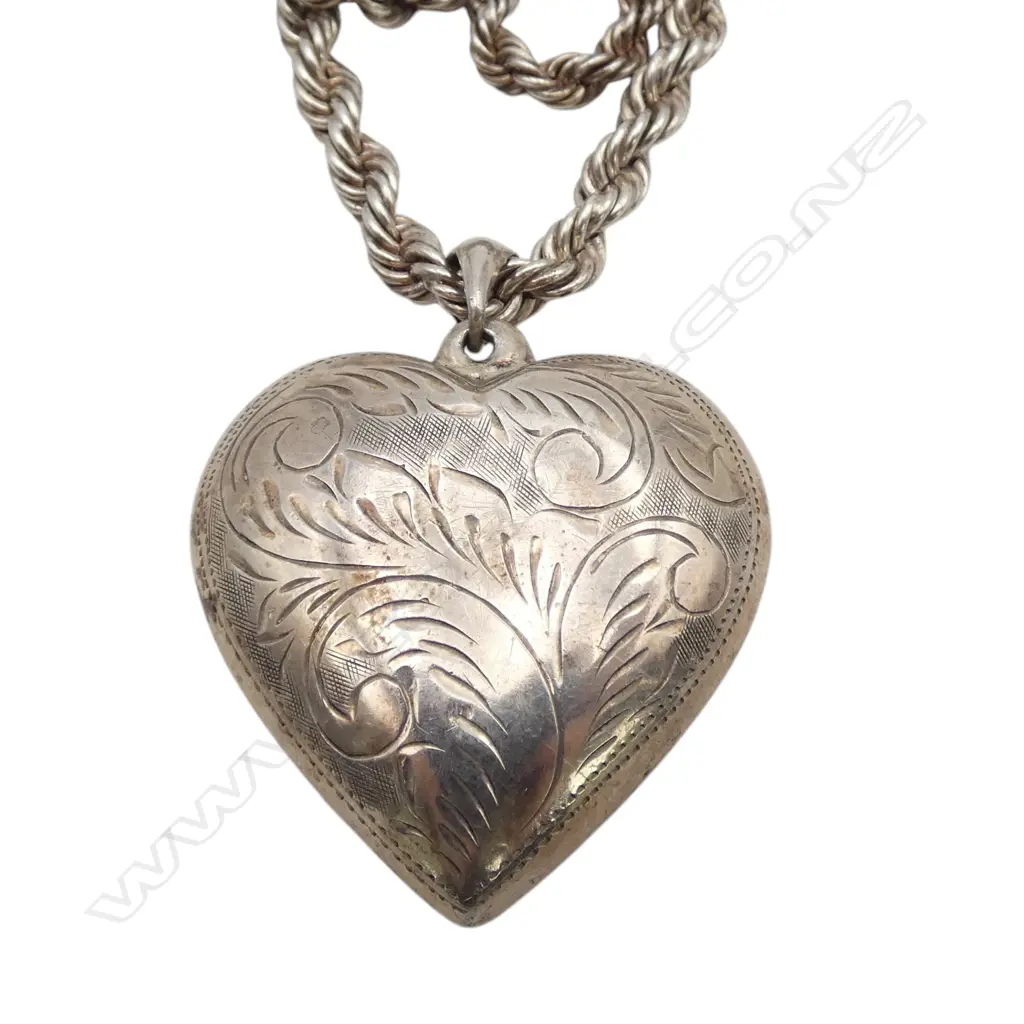 S/SILVER HEART PENDANT ON S/SILVER ROPE CHAIN 23.8GMS Image 1++