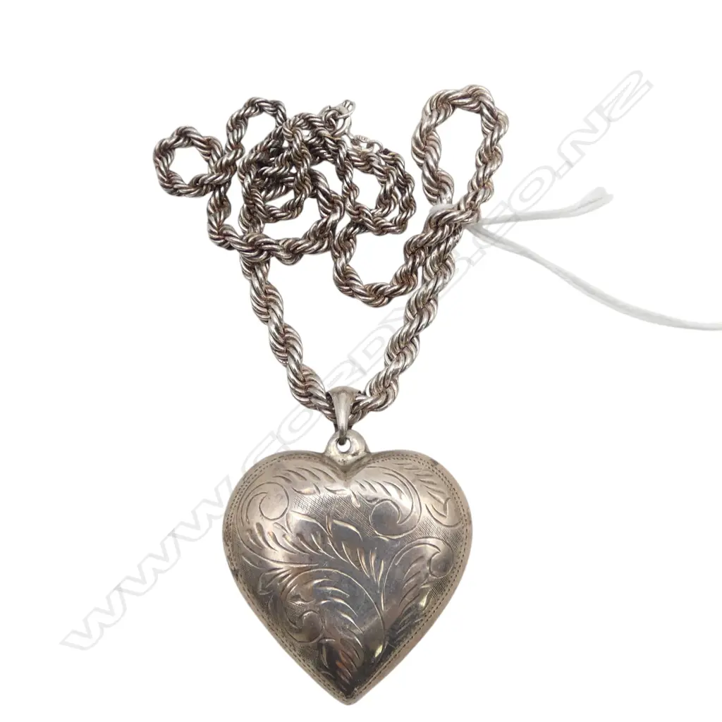 S/SILVER HEART PENDANT ON S/SILVER ROPE CHAIN 23.8GMS Image 1++