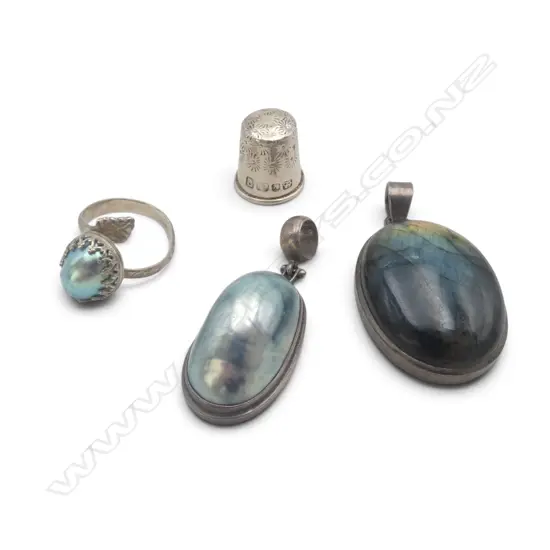 4 PCS; LRG SILVER MABE PEARL PENDANT & RING, LABRADORITE PENDANY & STG SILVER THIMBLW