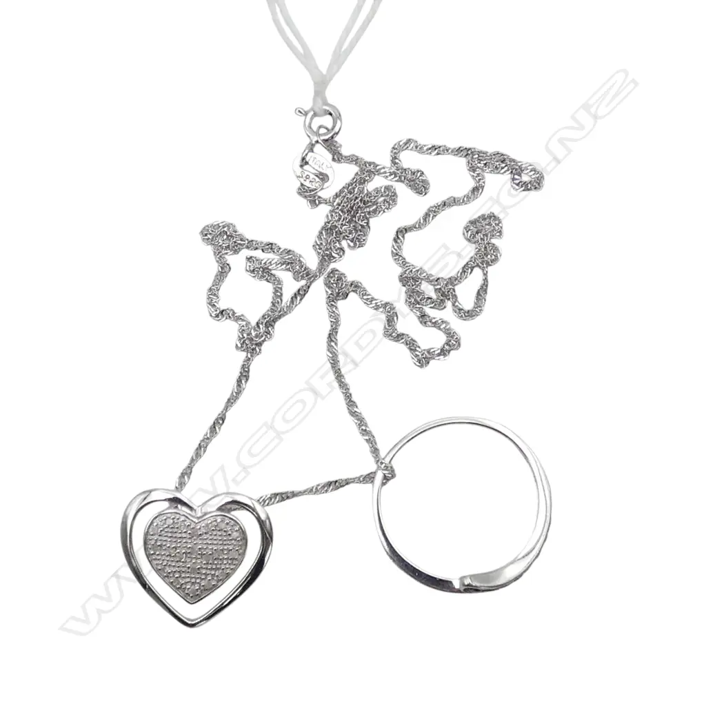 S/SILVER WHITE STONE HEART PENDANT ON CHAIN WITH S/SILVER RING with black and white diamonds Image 1++