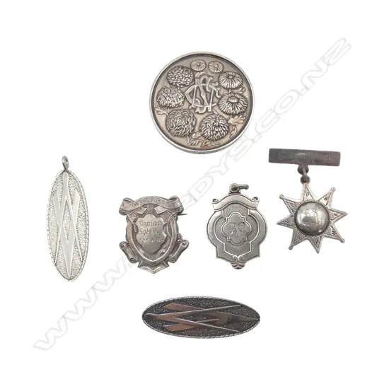 COLLECTION OF 5 S/SILVER MEDALS BROOCHES & CHRYSANTHEMON SOCIETY MEDAL TOTAL WIEGHT 79GMS 