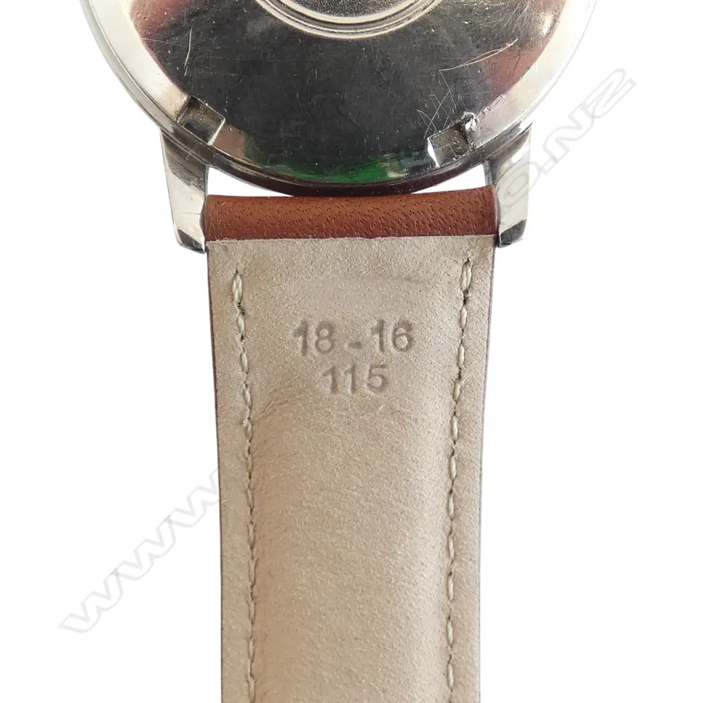 # Omega mid 1960's vintage gent's stainless automatic Seamaster wristwatch in box. Running. Image 1++