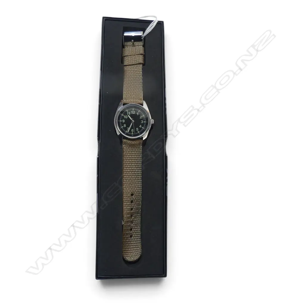 MILITARY ISSUE STYLE WRISTWATCH, NEW Image 1++