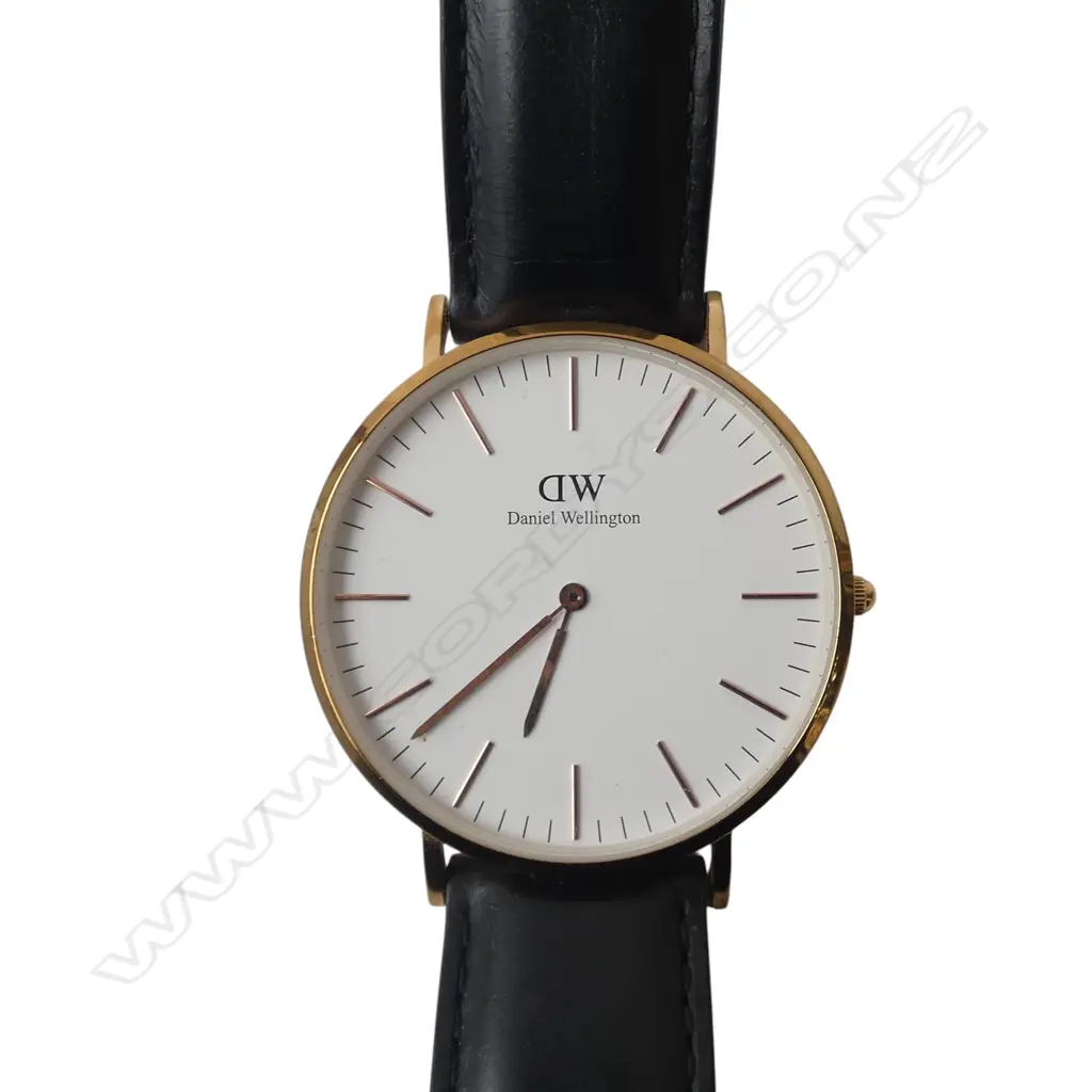 DANIEL WELLINGTON WRIST WATCH Image 1++