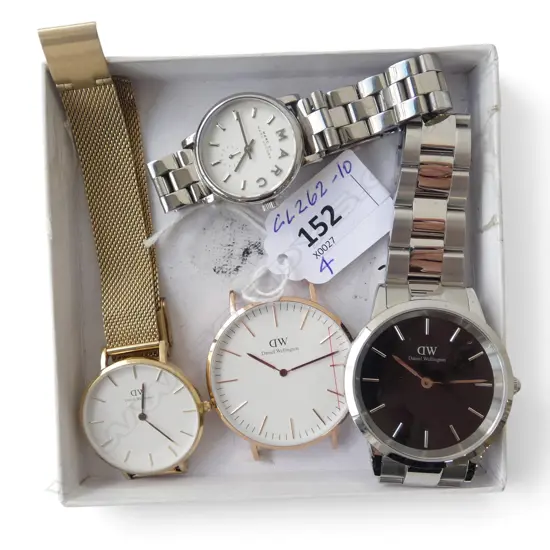 4 FASHION WATCHES not running; 3 Daniel Wellington + Marc Jacobs