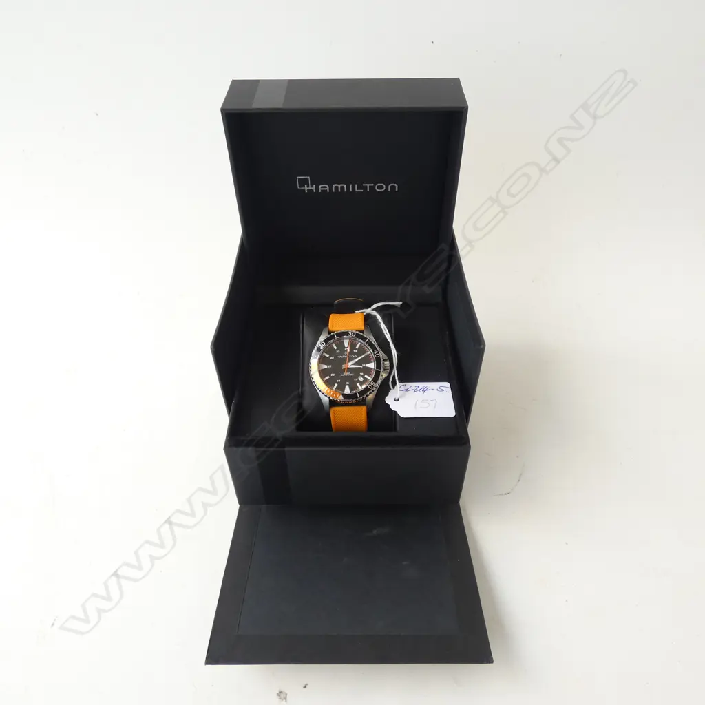 # Hamilton Khaki Navy Scuba Automatic gent's wristwatch. Box + original strap + later rubber strap. Image 1++