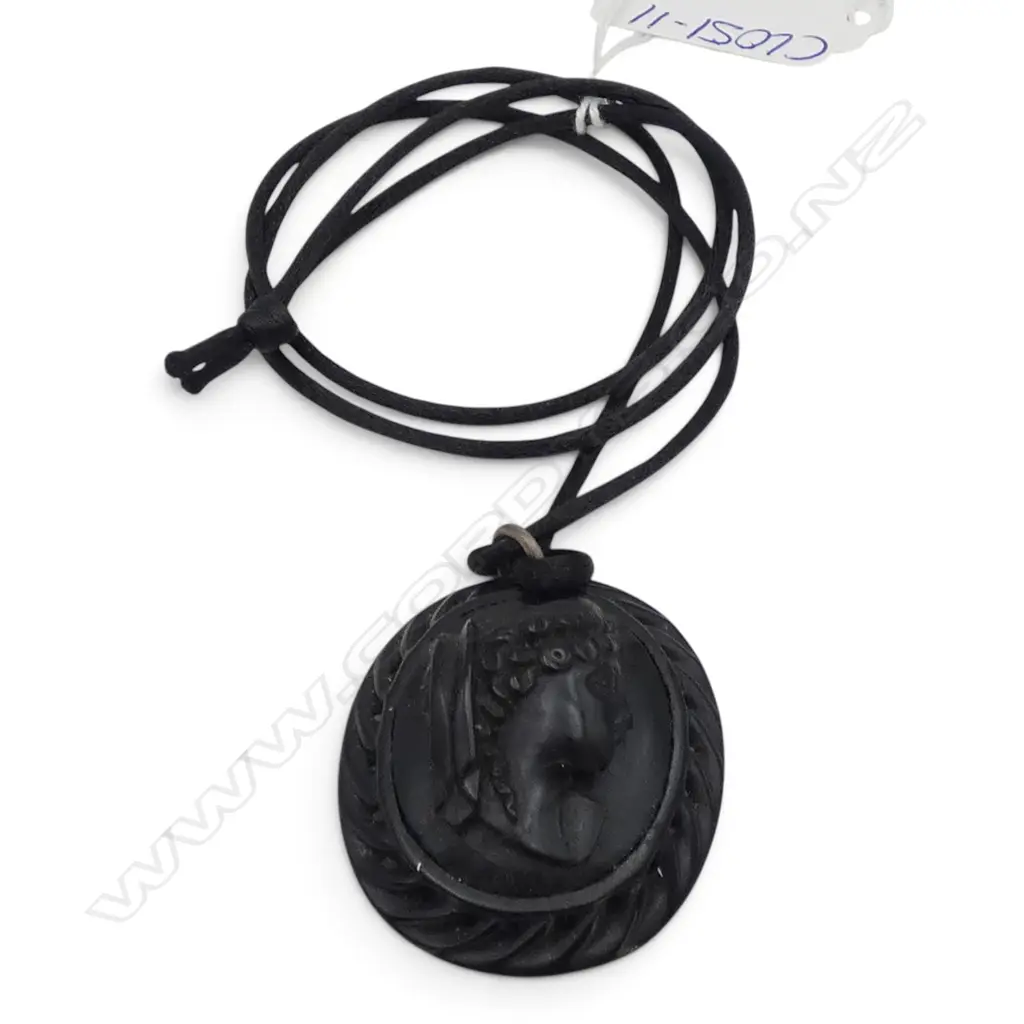VINTAGE BLACK CAMEO NECKLACE H.45mm Image 1++