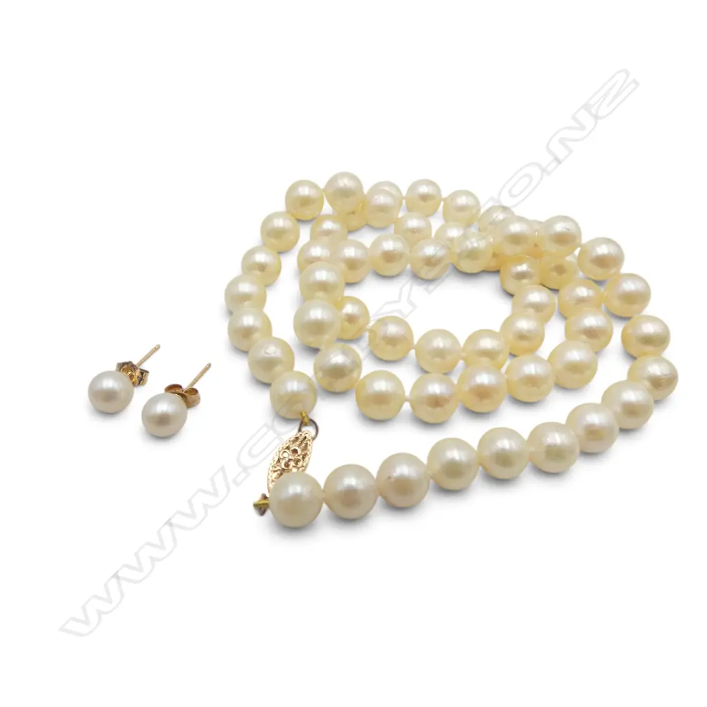 PEARL NECKLACE w. 12ct clasp & PR 9ct PEARL EARRINGS Image 1++