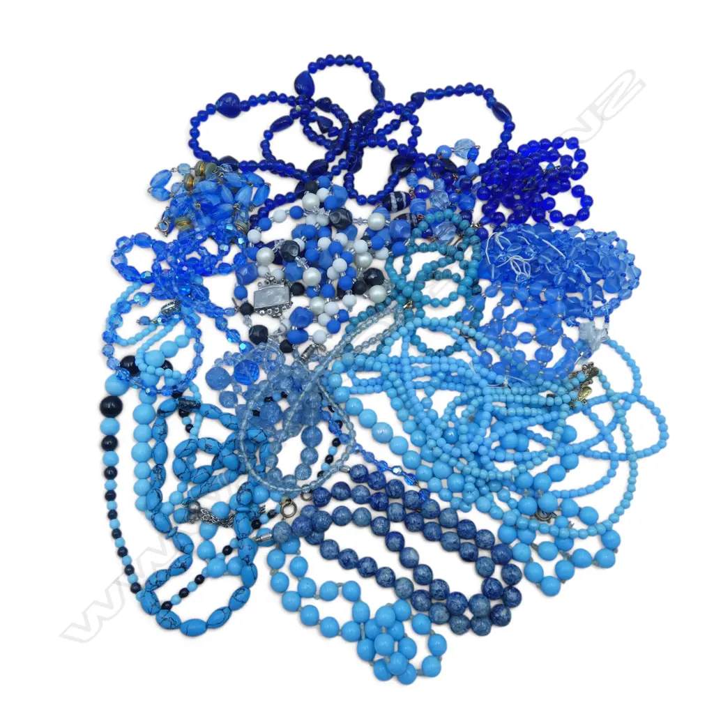 ;LARGE BAG OF VINTAGE BLUE BEAD NECKLACES Image 1++