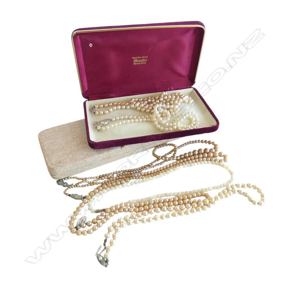 7 FAUX PEARL NECKLACES Image 1++