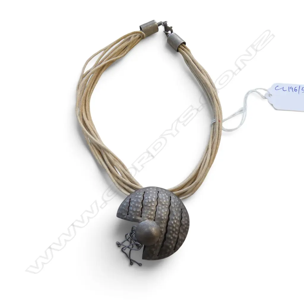 HAND MADE NECKLACE w. 925 SILVER PENDANT 30gms Image 1++