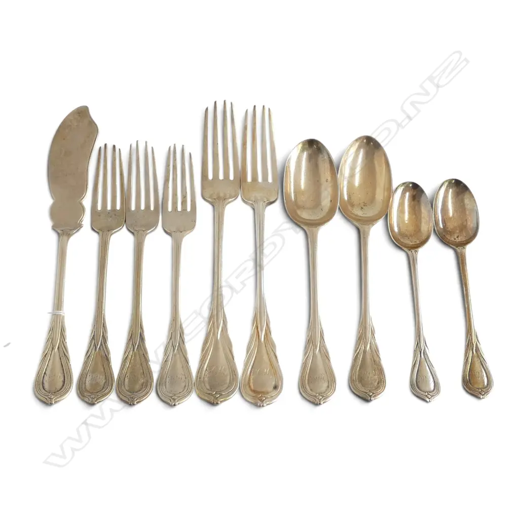10 PCES VICTORIAN STG SILVER CUTLERY, 610gms Image 1++