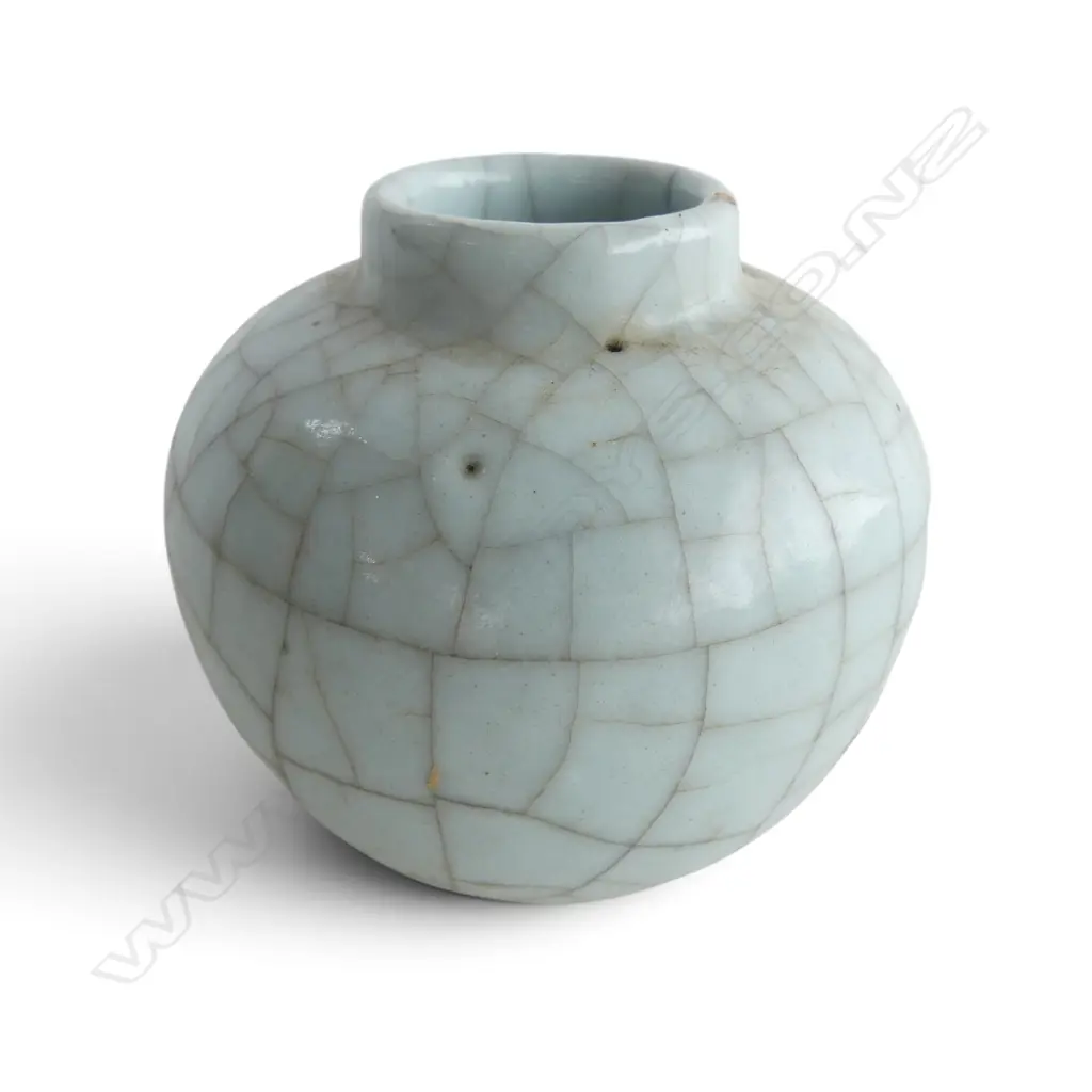 ORIENTAL CELADON CRACKLE GLAZE POT H.75mm Image 1++