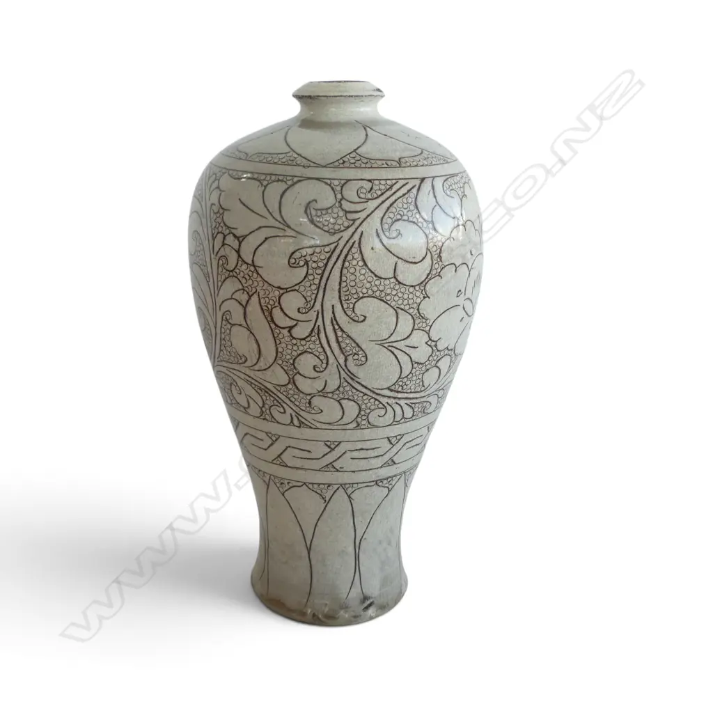 CHINESE STONEWARE VASE w incised black floral motifs, H.300mm Image 1++