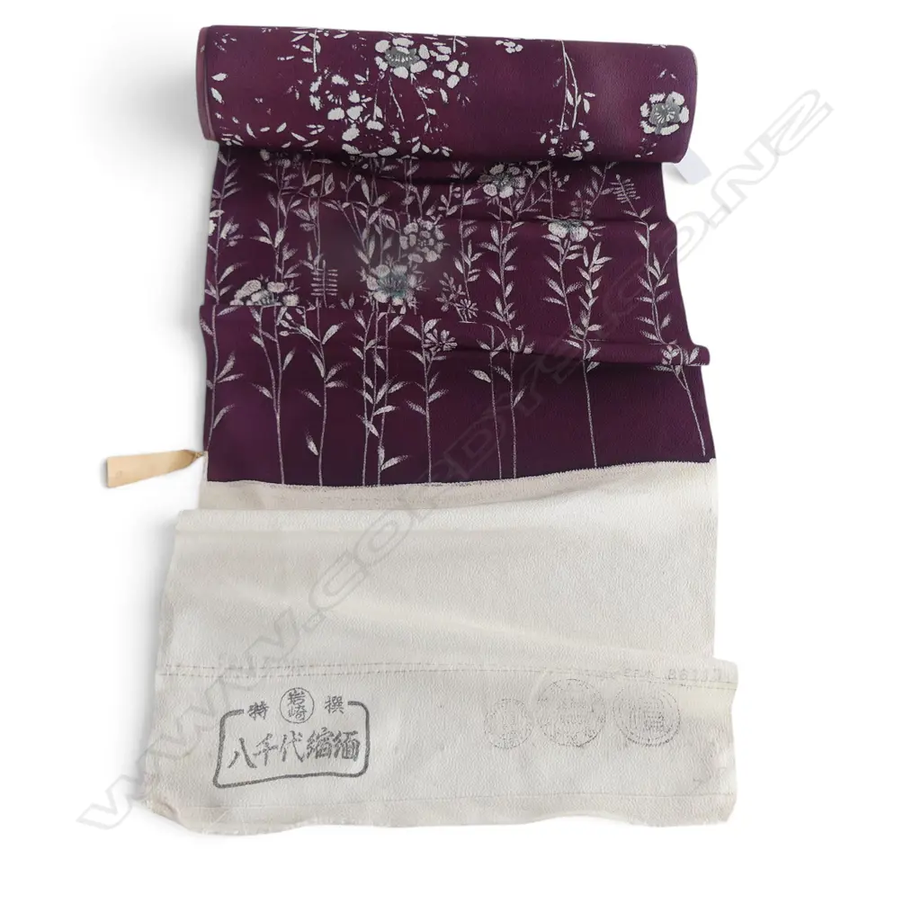 Unused 1980's NISHIJIN TEXTILE (Kyoto) JAPANESE leaf pattern on mauve SILK ROLL. L.12m. W.360mm. New old stock Image 1++