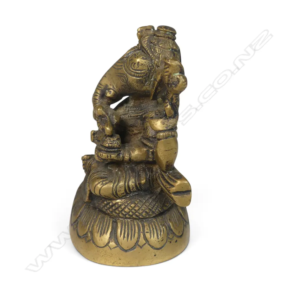 AGED BRONZED FIGURINE OF SEATING GANESHA ON A LOTUS FLOWER PEDESTAL, 80 X 65MM Image 1++
