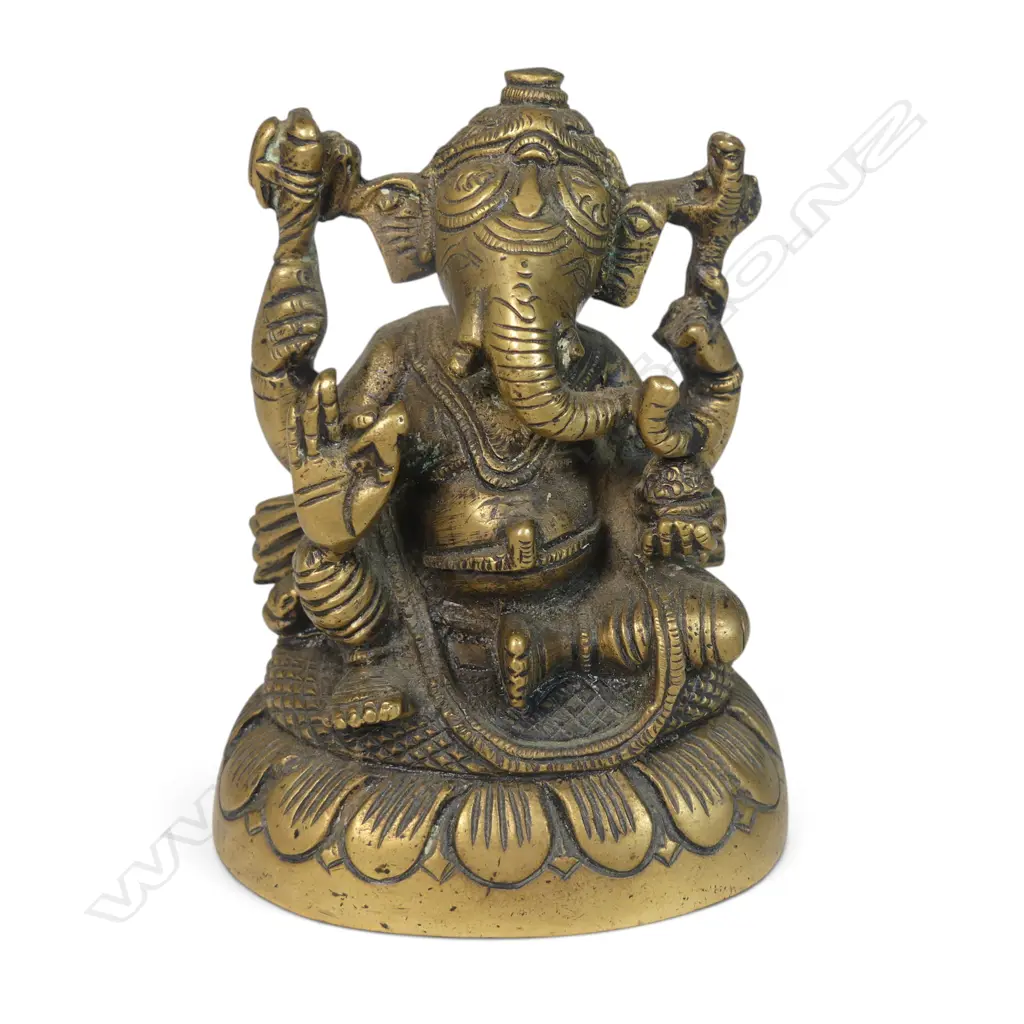 AGED BRONZED FIGURINE OF SEATING GANESHA ON A LOTUS FLOWER PEDESTAL, 80 X 65MM Image 1++
