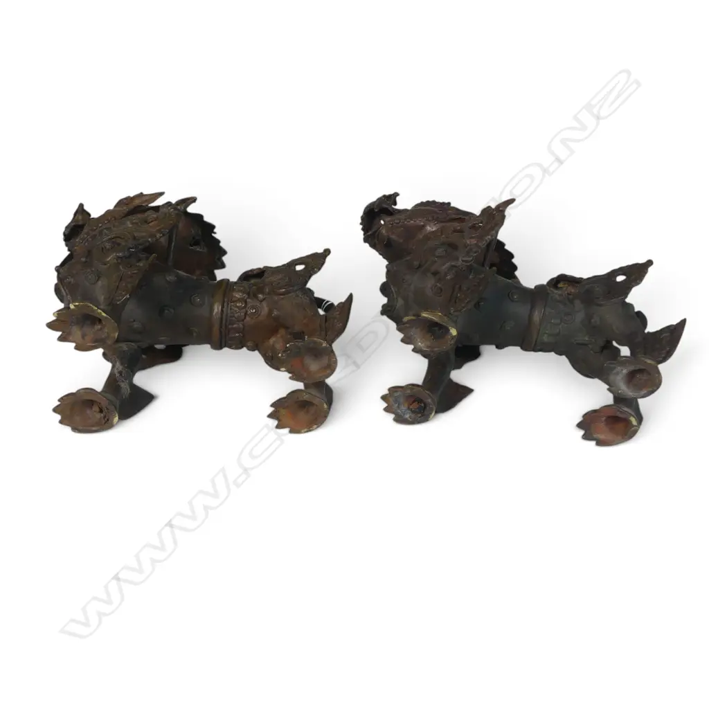 2 X TIBETAN ANTIQUE PATINATED BRONZE QILINS (SNOW LIONS GUARDIAN OF THE TEMPLE) W GLASS EYES, 250 X 210MM Image 1++