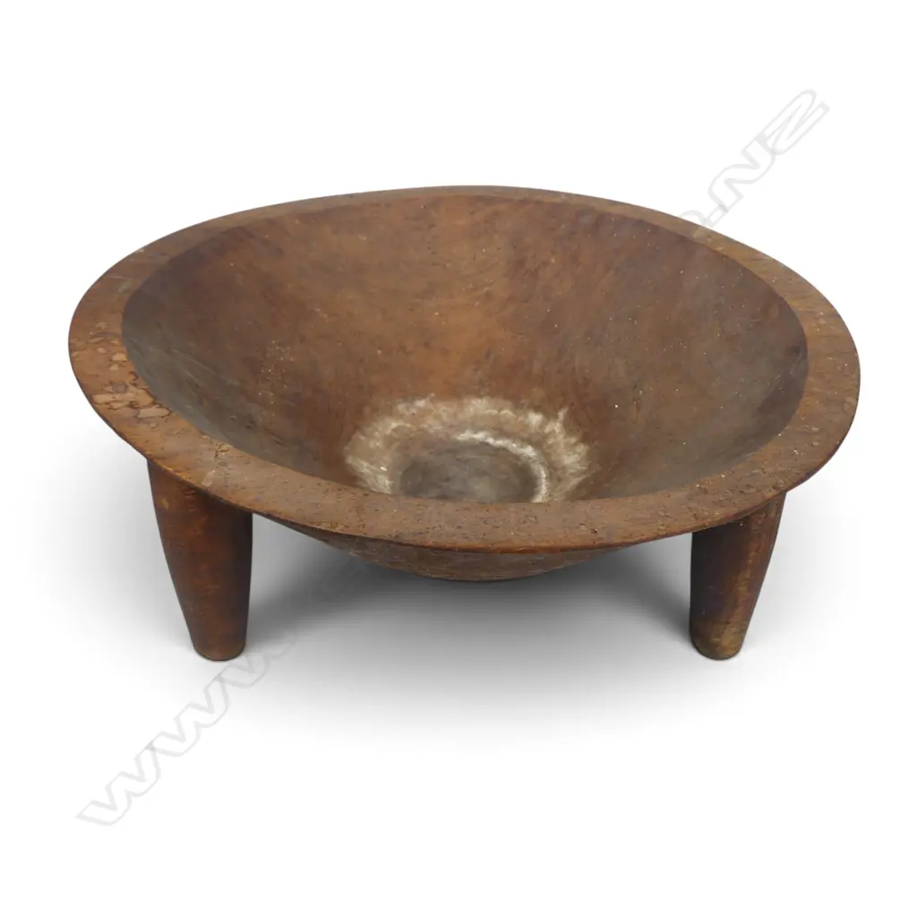 LARGE TANOA KAVA BOWL HAND CARVED FROM A SINGLE PIECE OF NATIVE HARDWOOD, RESIDUE OF KAVA & WATER STAIN, H.150 DIA 470MM Image 1++