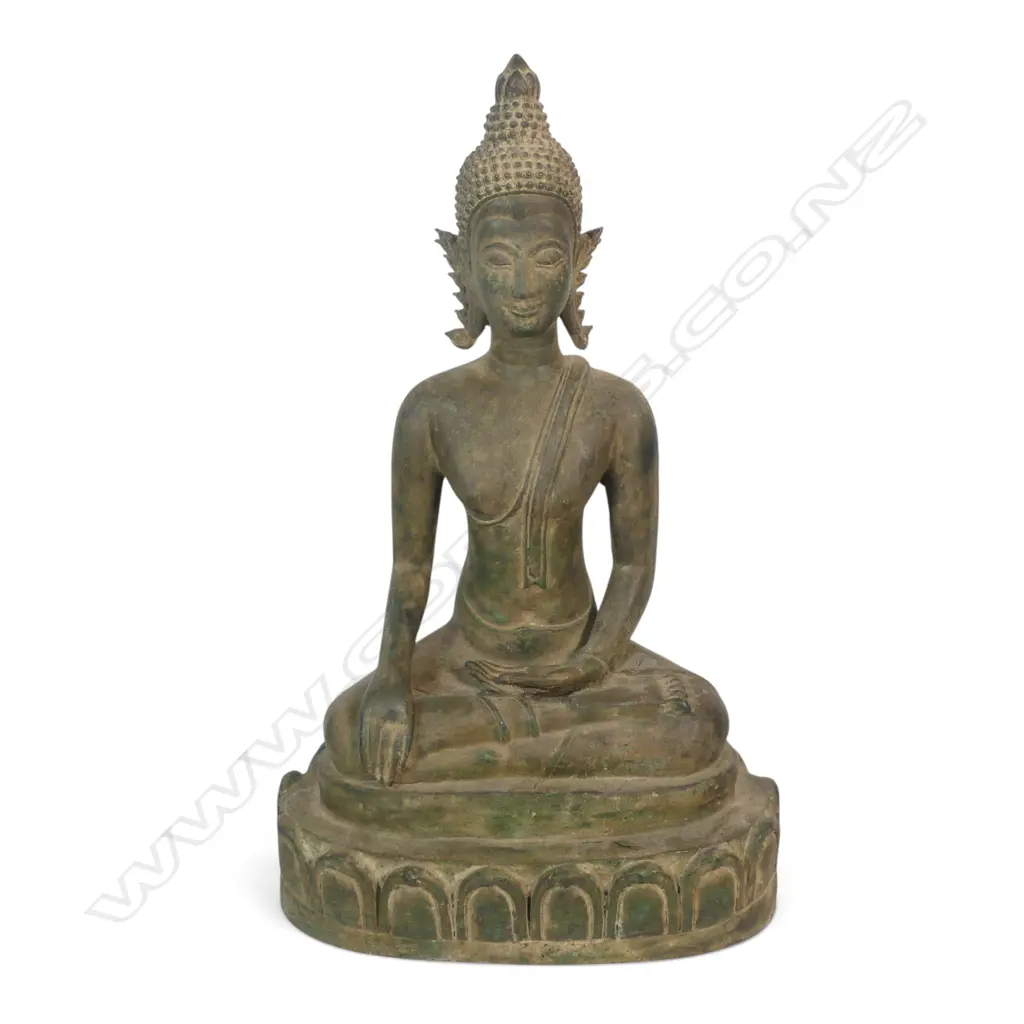 THAI SEATED BRONZE BUDDHA WITH AGED GREEN PATINA IN MEDITATIVE POSE (MUDRA), CLAY FILLING THE BASE. 555 X 350MM Image 1++