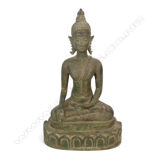 THAI SEATED BRONZE BUDDHA WITH AGED GREEN PATINA IN MEDITATIVE POSE (MUDRA), CLAY FILLING THE BASE. 555 X 350MM