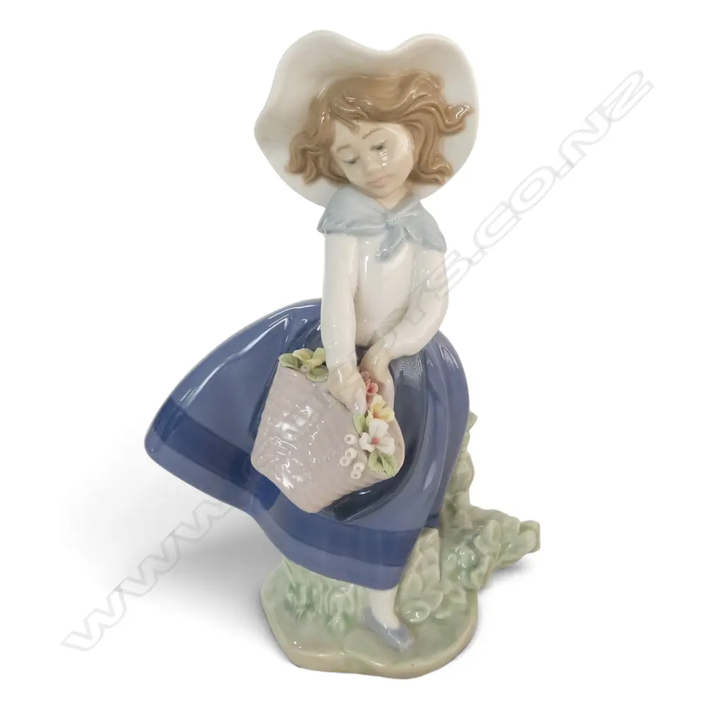 LLADRO FIGURINE pretty pickings, flower faults H.180mm Image 1++