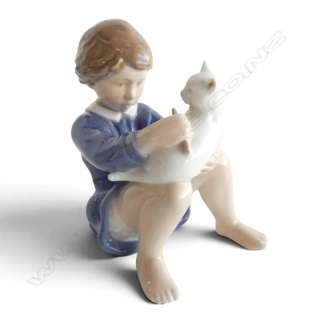 ROYAL COPENHAGEN FIGURINE girl with cat by John Galster c.1969/74 H.150mm Image 1++
