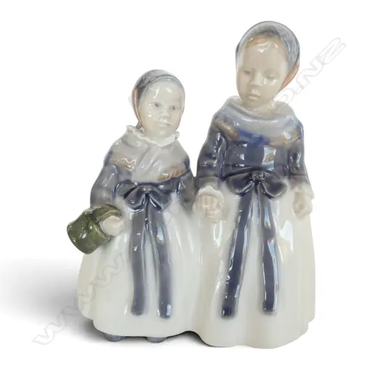 ROYAL COPENHAGEN FIGURINE girls shopping by Lotte Benter H.190mm