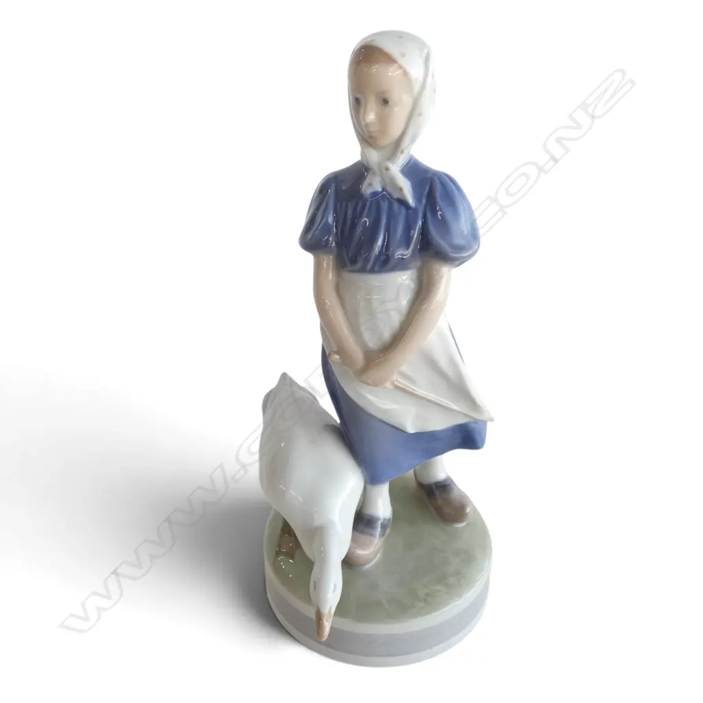 ROYAL COPENHAGEN FIGURINE goose girl by Chr. Thomsen 1964 H.240mm Image 1++