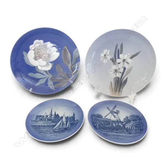 4 ROYAL COPENHAGEN PLATES Dia.250 / 185mm