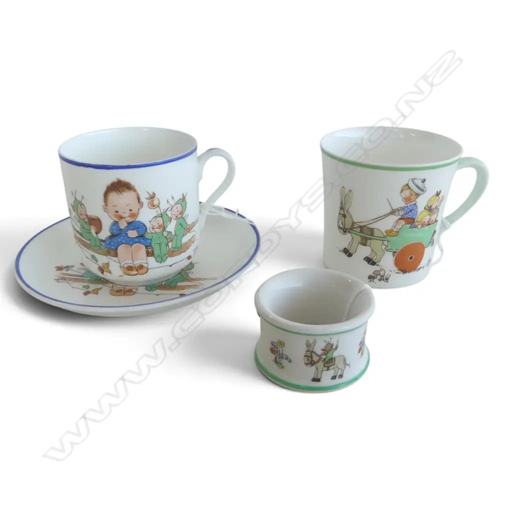 4 PCS VINTAGE SHELLY LUCIE ATTWELL DESIGN CHINA; CUP/SAUCER, MUG & NAPKIN RING Image 1++