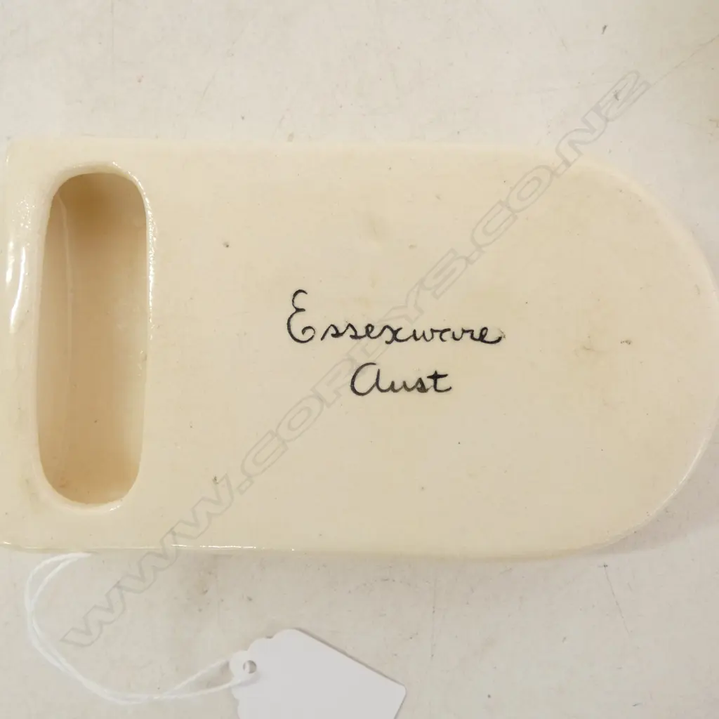 ESSEXWARE TIKI ASHTRAY & CROWN LYNN TIKI ASHTRAY fault L.180mm Image 1++