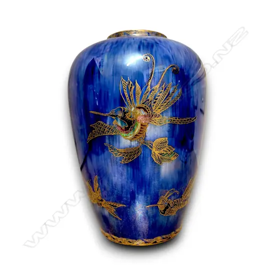 WEDGWOOD FAIRYLAND LUSTRE VASE BY DAISY MAKEIG-JONES, VIBRANT MOTTLED BLUE GLAZE ADORNED W GILT HUMMINGBIRDS 230 H