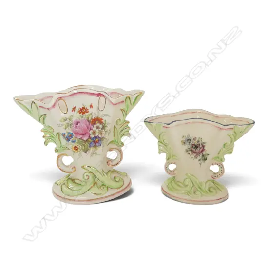 2 WEDGWOOD VASES H.140mm