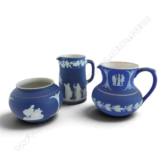 3 PCES OF WEDGWOOD JASPERWARE H.115mm