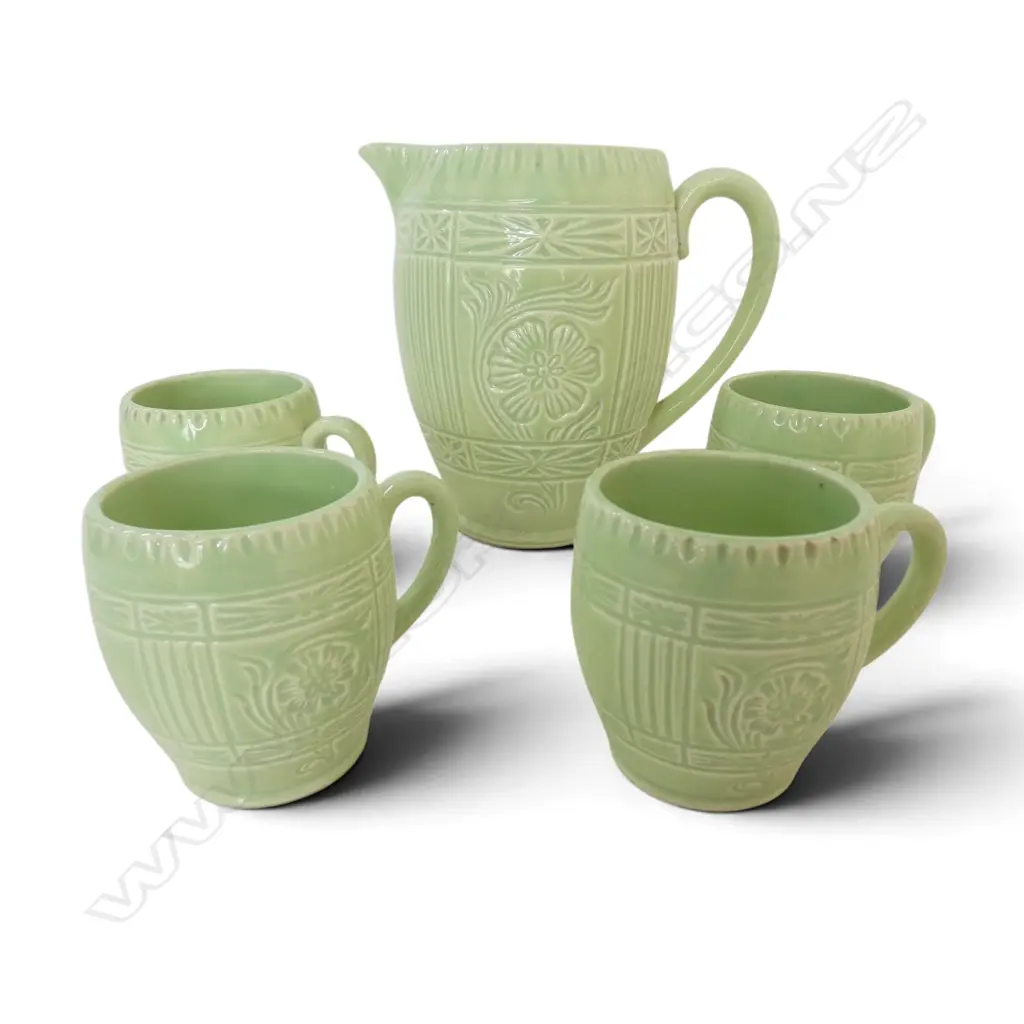 VINTAGE SYLVAC GREEN DRINKS SET jug + 4 mugs. Impressed floral pattern Image 1++