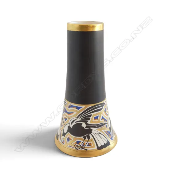REPRODUCTION OF JESSIE SIMPSON'S 'MAGPIE' VASE by ROBIN KING No.11/100 H.250mm