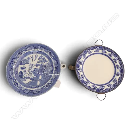 2 VINTAGE BLUE & WHITE PLATE WARMER Staffordshire Willow pat. missing cork & other w. pewter base W.285mm