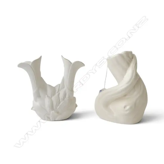 2 CROWN LYNN VASES H.150mm