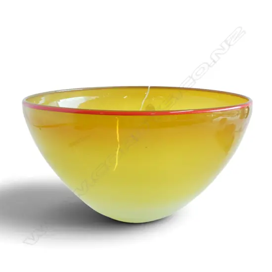 LARGE MIKE McGREGOR WHANGAREI ART GLASS BOWL SIGNED ‘McG 1996’, D.315MM H.185MM