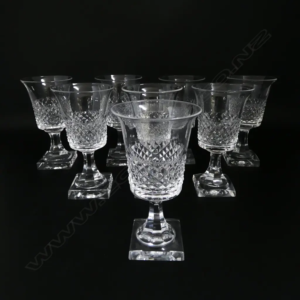 8 GEORGIAN STYLE ETCHED CRYSTAL GLASSES on square bases, one chipped rim H.155mm Image 1++