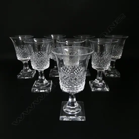8 GEORGIAN STYLE ETCHED CRYSTAL GLASSES on square bases, one chipped rim H.155mm