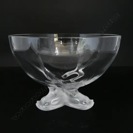 LALIQUE BOWL w. 3 FISH BASE H.150mm, 195mm dia