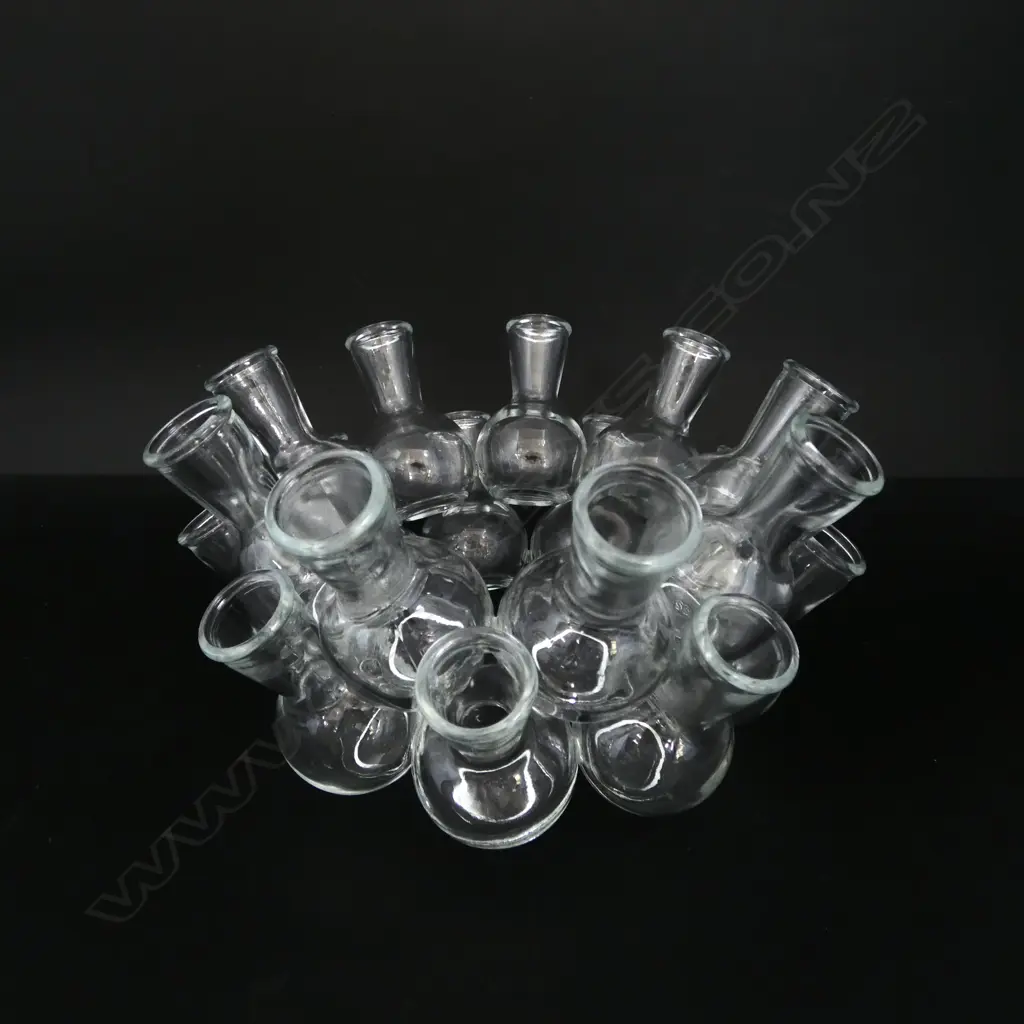 CIRCULAR GLASS BOTANICAL PROPAGATION STATION Image 1++
