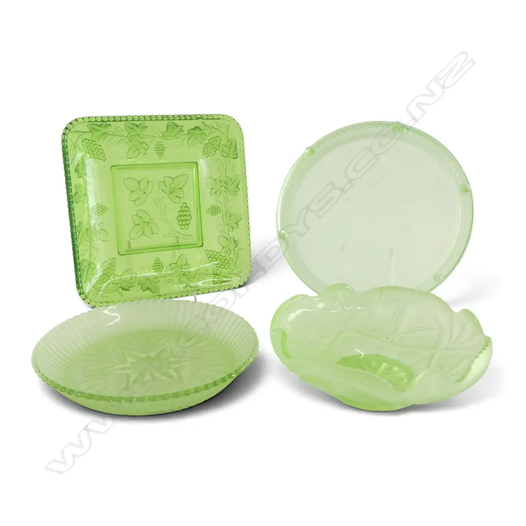 4 PCS GREEN DEPRESSION GLASS, CAKE PLATE w FEET & 3 DISHES Image 1++