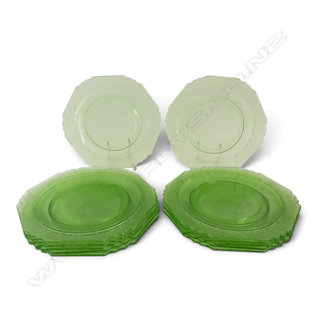 12 GREEN URANIUM GLASS DINNER PLATES w EMBOSSED FLORAL PATTERN, Dia.250mm Image 1++
