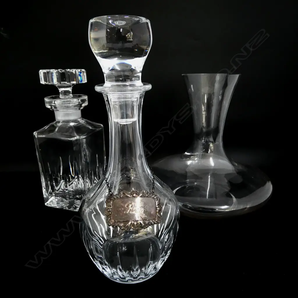 2 CUT CRYSTAL DECANTERS one rum label + MODERN GLASS DECANTERS chip  Image 1++