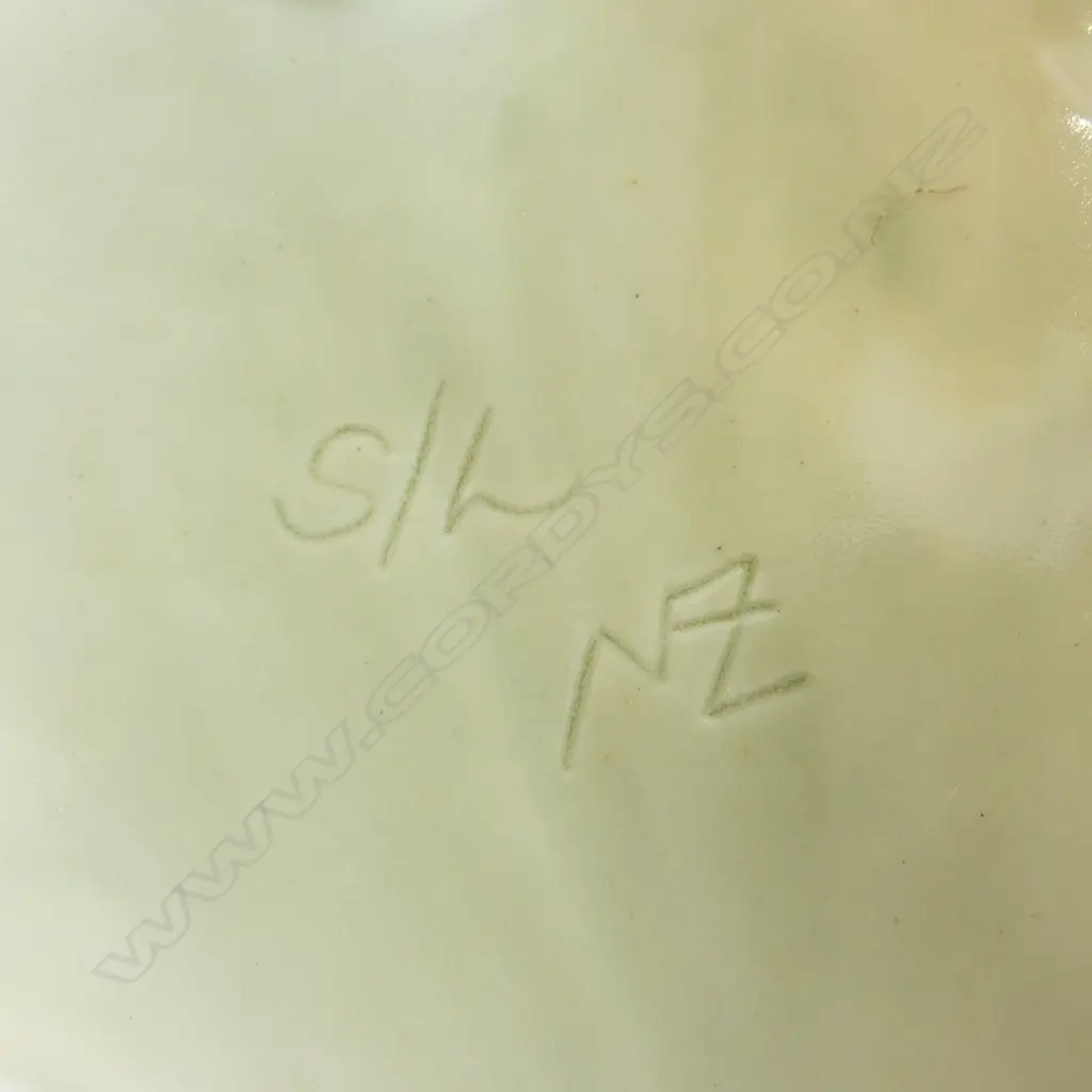 5 KEUM SUN LEE PASTEL GRN CERAMIC HEARTS, 105x105mm Image 1++